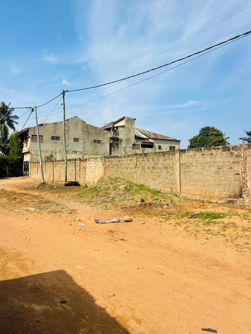 À VENDRE — LOT CLÔTURÉ À ADIDOGOMÉ WONYOMÉ
